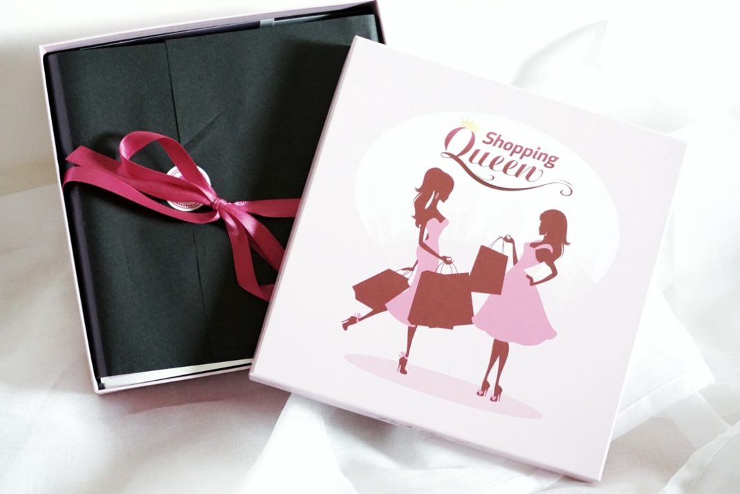 pink box mai shopping queen