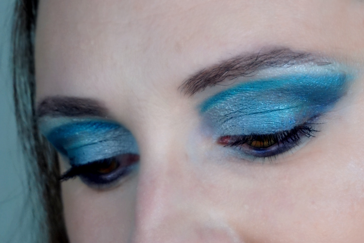 Frosty Blue Makeup Look Augenmakeup Details